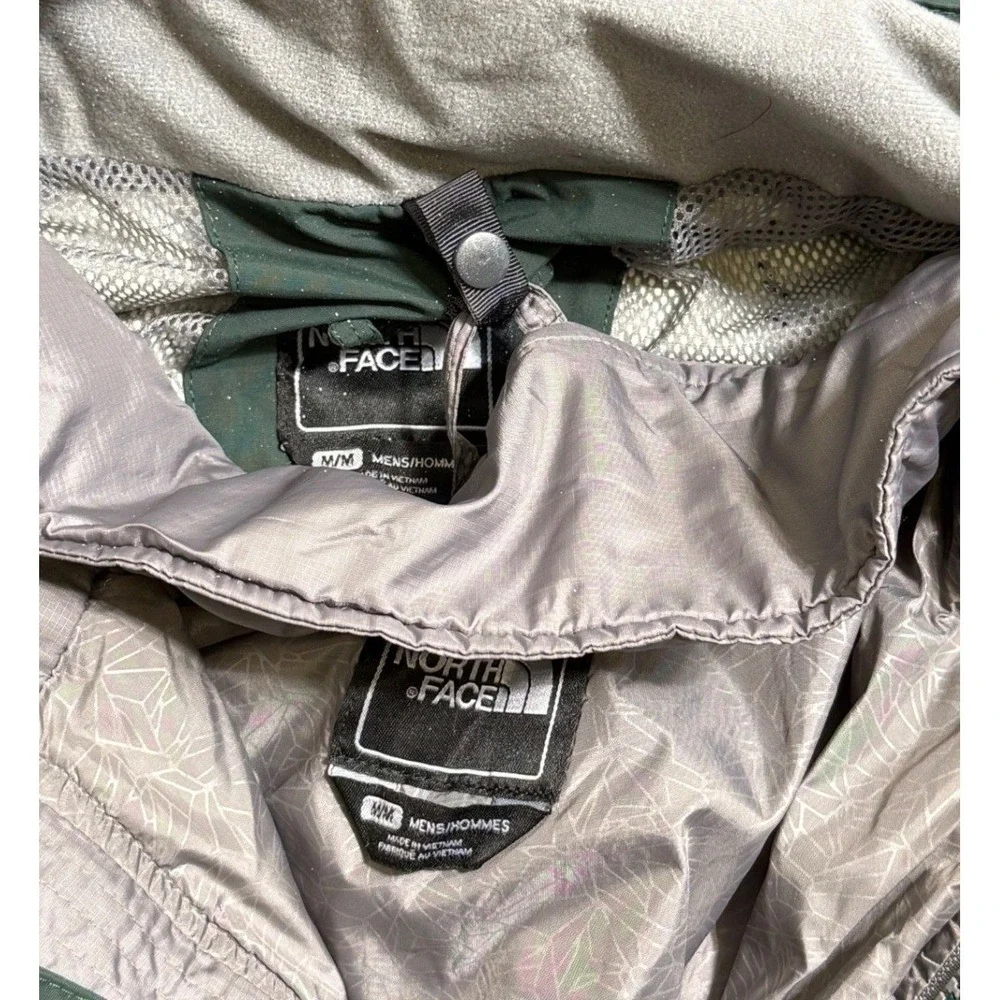 The North Face Mens HyVent Hooded Rain Jacket Green Medium Waterproof Shell In 1